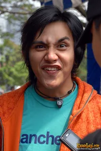 Foto Vicky Nitinegoro