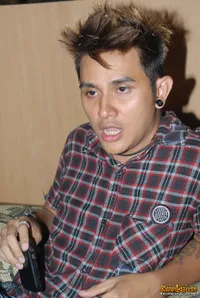 Foto Vicky Nitinegoro