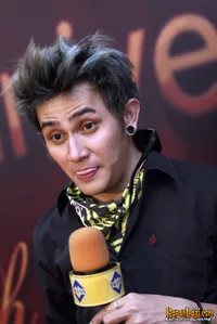 Foto Vicky Nitinegoro