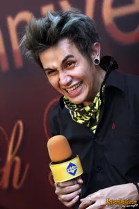 Foto Vicky Nitinegoro