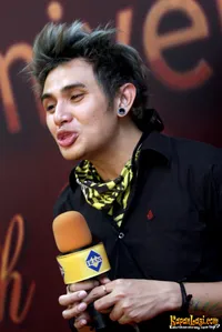 Foto Vicky Nitinegoro