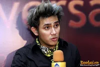 Foto Vicky Nitinegoro