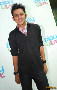 Foto Vicky Nitinegoro