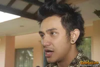 Foto Vicky Nitinegoro