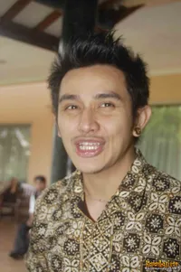 Foto Vicky Nitinegoro