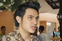 Foto Vicky Nitinegoro