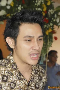 Foto Vicky Nitinegoro