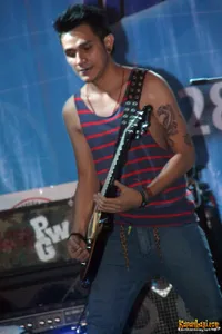 Foto Vicky Nitinegoro