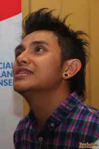 Foto Vicky Nitinegoro