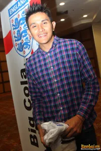 Foto Vicky Nitinegoro