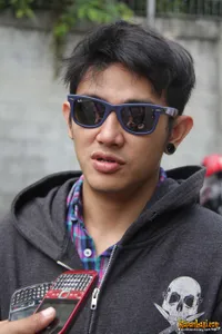 Foto Vicky Nitinegoro