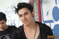 Foto Vicky Nitinegoro