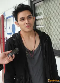 Foto Vicky Nitinegoro