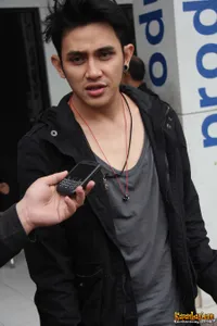 Foto Vicky Nitinegoro