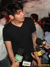 Foto Vicky Nitinegoro