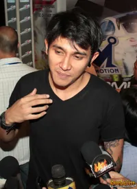 Foto Vicky Nitinegoro