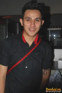 Foto Vicky Nitinegoro