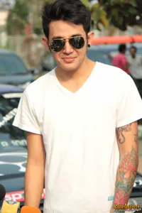 Foto Vicky Nitinegoro