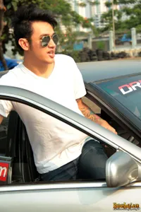 Foto Vicky Nitinegoro