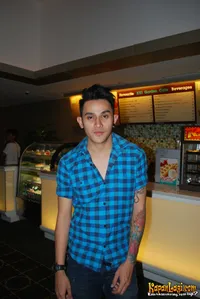 Foto Vicky Nitinegoro