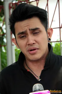 Foto Vicky Nitinegoro