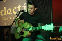 Foto Vicky Nitinegoro