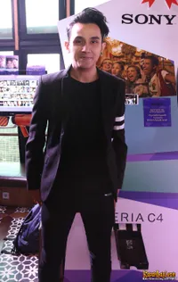 Foto Vicky Nitinegoro