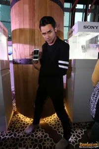 Foto Vicky Nitinegoro