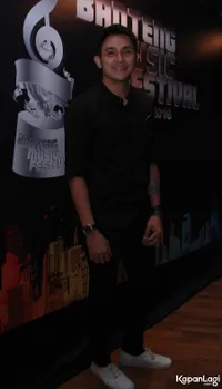 Foto Vicky Nitinegoro