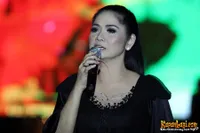 Foto Vina Panduwinata