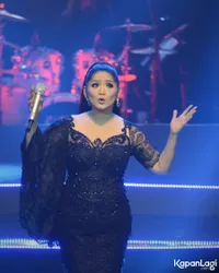 Foto Vina Panduwinata