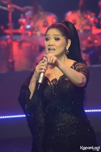 Foto Vina Panduwinata