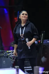 Foto Vina Panduwinata