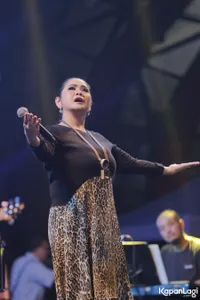 Foto Vina Panduwinata