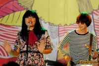 Foto White Shoes and The Couples Company