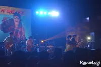 Foto White Shoes and The Couples Company