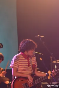 Foto White Shoes and The Couples Company