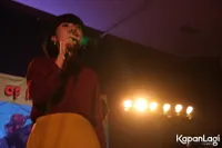 Foto White Shoes and The Couples Company