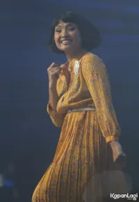 Foto White Shoes and The Couples Company