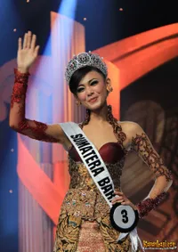 Foto Whulandary Herman