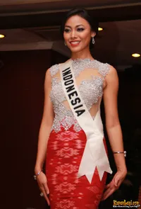 Foto Whulandary Herman