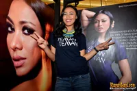 Foto Whulandary Herman