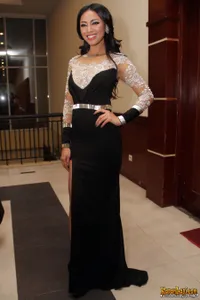 Foto Whulandary Herman