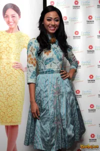 Foto Whulandary Herman