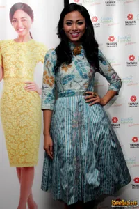 Foto Whulandary Herman