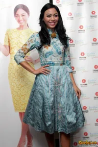 Foto Whulandary Herman