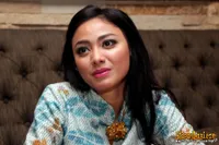 Foto Whulandary Herman