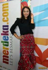 Foto Whulandary Herman