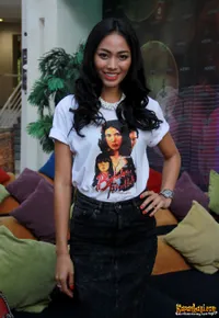 Foto Whulandary Herman