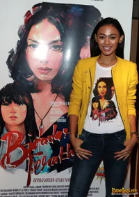 Foto Whulandary Herman